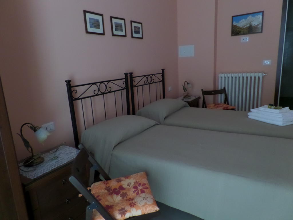 B&B Partenza Funivia Лекко Номер фото